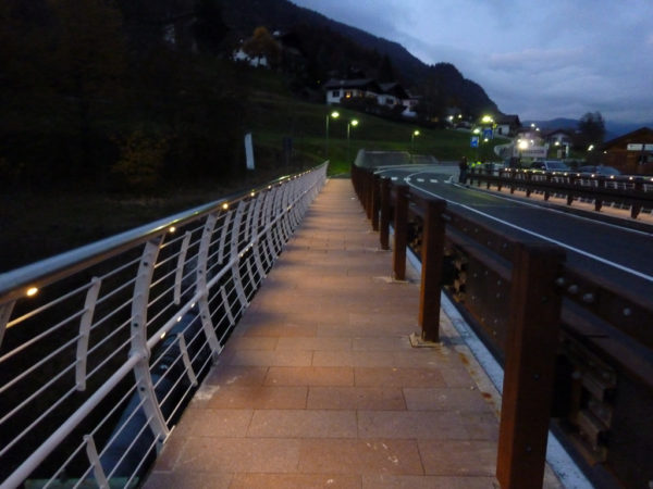 Allargamento ponte sul fiume Arnò